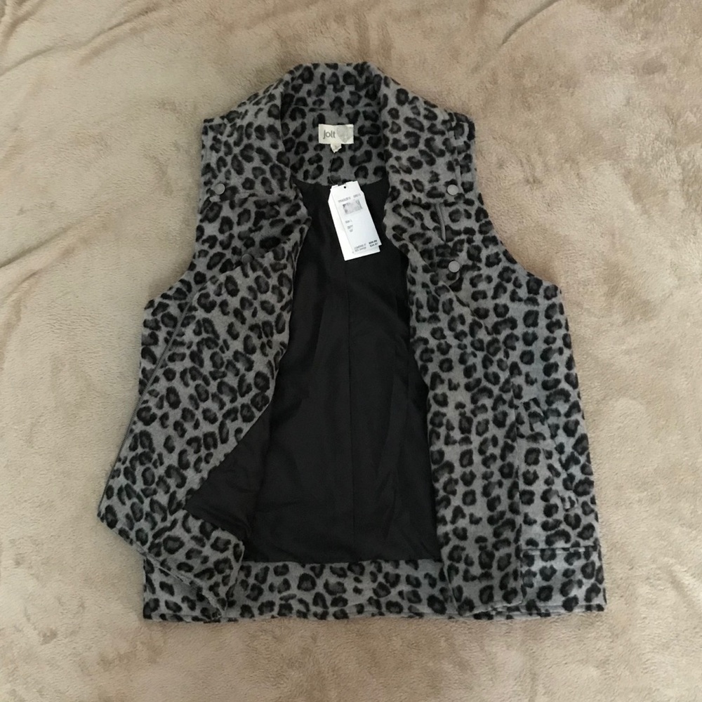 Jolt leopard print vest